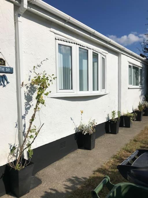 Villa Perfect 4 Cpls & Families . Close To Everything Pentraeth Exterior foto
