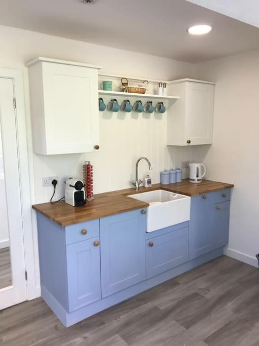 Villa Perfect 4 Cpls & Families . Close To Everything Pentraeth Exterior foto