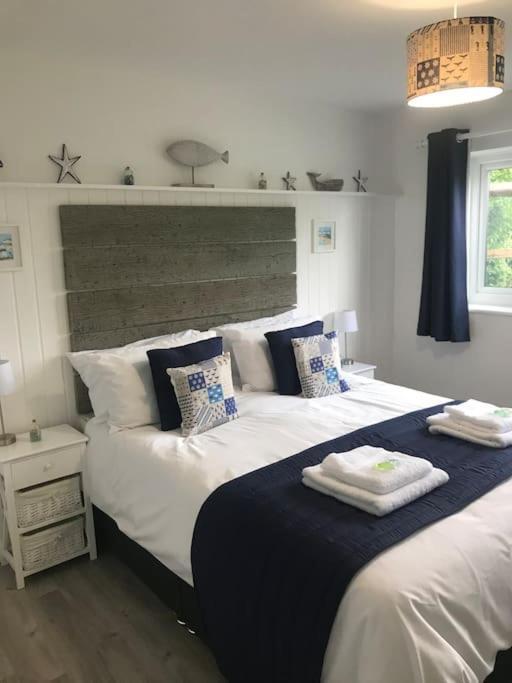 Villa Perfect 4 Cpls & Families . Close To Everything Pentraeth Exterior foto