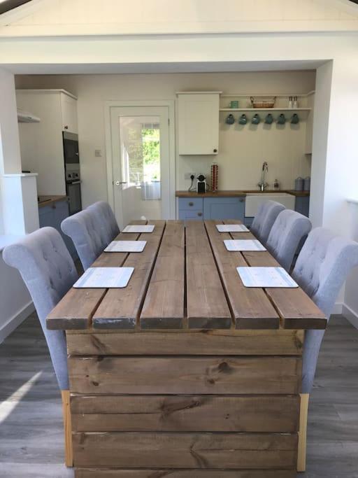 Villa Perfect 4 Cpls & Families . Close To Everything Pentraeth Exterior foto